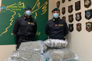 Catania, sequestrati 8 kg di marijuana ad alto potenziale: arrestato in flagranza 41enne siracusano