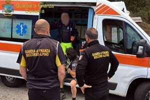 Ragalna, ciclista ferito alla spalla salvato dal Soccorso Alpino: all’interno della pista altomontana