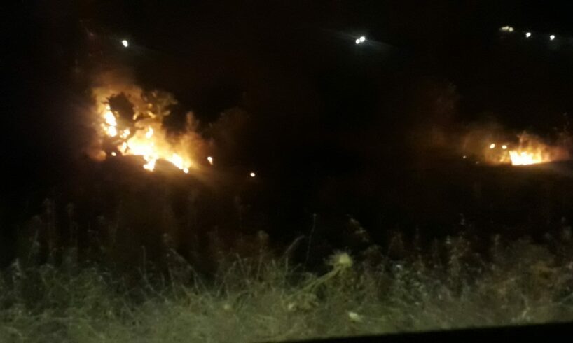 Paternò, ancora altri roghi in aree incolte: colpita Scala Vecchia. Si tratta di incendi dolosi