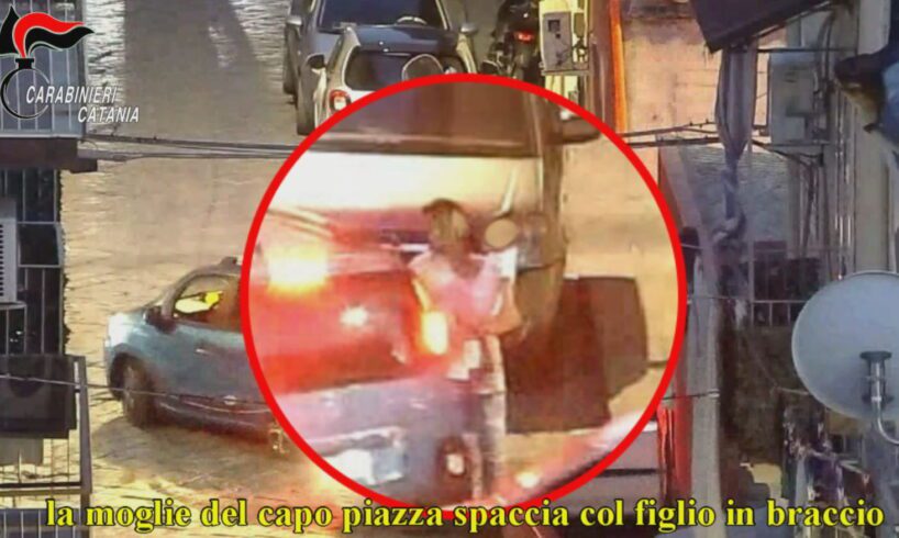 Catania, blitz antidroga a S. Cristoforo: 25 indagati. Le donne spacciavano con i figli in braccio