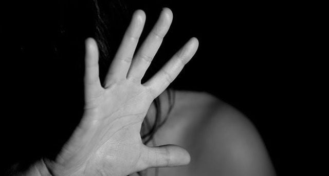 Catania, costringono minorenne incinta a prostituirsi: 5 familiari e 2 clienti finiscono in carcere