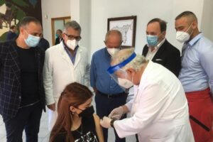 Paternò, il Commissario anticovid Liberti visita il Centro vaccinale: “Supporto importante per i cittadini”