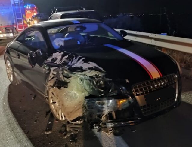 Il traffico veicolare in quel tratto di A19 ha subito dei rallentamenti. La salma è stata trasferita su disposizione del magistrato di turno in uno degli ospedali del catanese.