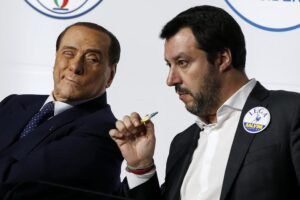 Centrodestra, il partito unico di Berlusconi non piace a Salvini: “Niente giochini politici”