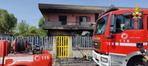 Mascalucia, incendio in un supermercato di via Alcide De Gasperi: intervento dei Vigili del Fuoco evita il peggio