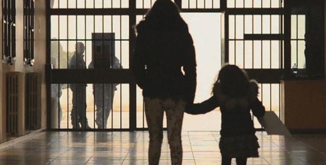 Catania, i ‘figli della mafia’ cambiano famiglia per salvarsi: giudice firma 12 ‘decadenze’ da responsabilità genitoriale