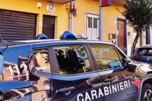 Pedara, cosparge di benzina l’auto dell’ex convivente: 38enne arrestato in flagranza
