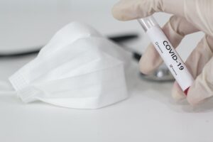 Paternò, nonostante il calo dei positivi si muore ancora per covid: deceduto 81enne
