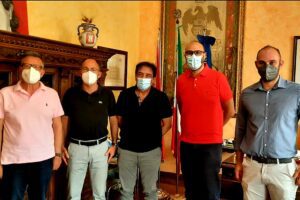 Biancavilla, Asp annuncia task-force vaccinale per alcuni quartieri: sindaco incontra i vertici