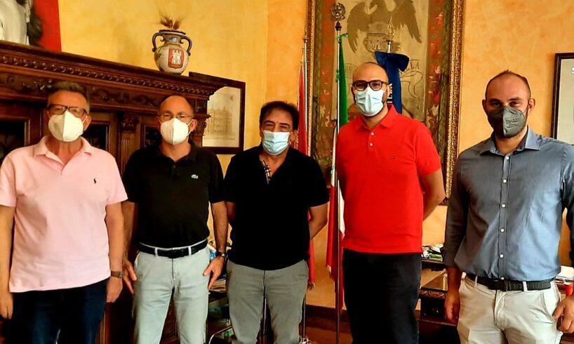 Biancavilla, Asp annuncia task-force vaccinale per alcuni quartieri: sindaco incontra i vertici