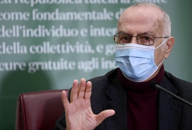 Europei, Rezza: “Se festeggiamo, facciamolo con prudenza indossando la mascherina”. All’Olimpico niente maxischermo