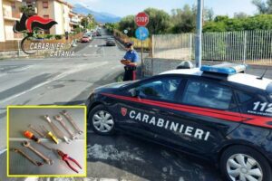 Gravina di Catania, il suo “magazzino ricambi” erano le auto in sosta: arrestato 22enne