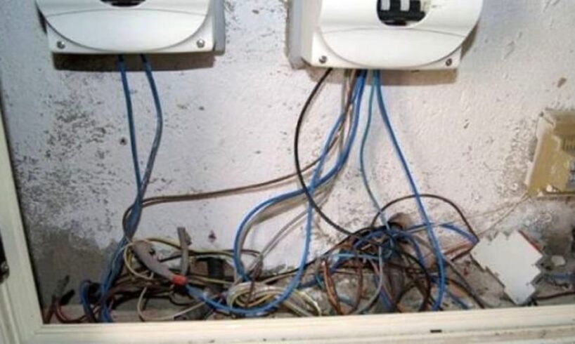 Adrano, Polizia scopre 4 allacciamenti abusivi di energia elettrica in via della Regione: 4 persone indagate