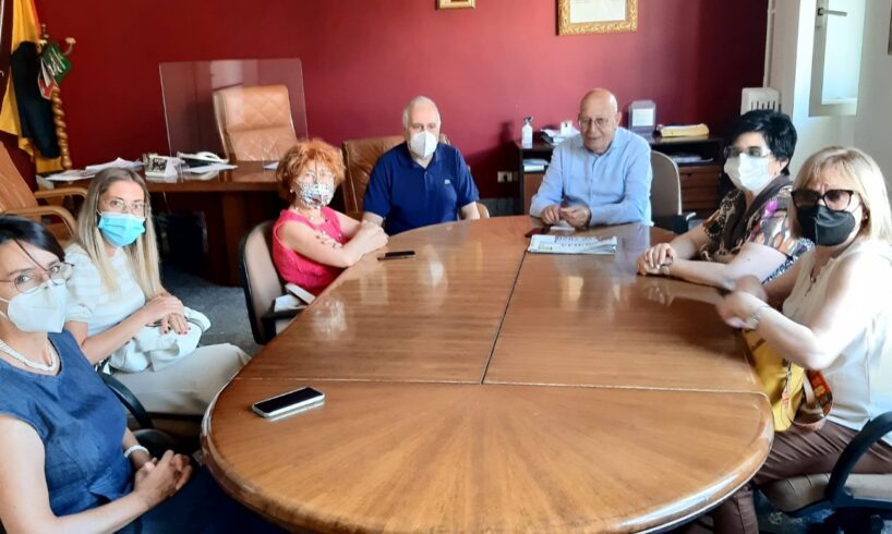 Bronte, ad agosto vaccino agli studenti: sindaco programma rientro in classe in sicurezza