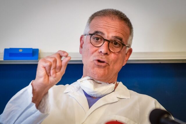 Covid, Zangrillo lo dice di nuovo: “Il virus è clinicamente inesistente, basta agli allarmismi"