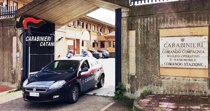 Catania, cosparge di benzina l’ex convivente e tenta di darle fuoco: arrestato mafioso di 48 anni