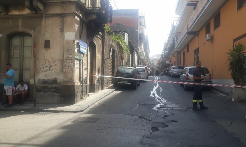 Paternò, piovono calcinacci in via Bellini: nessun ferito tra i passanti