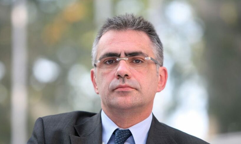 Covid, Pregliasco: “Green Pass per insegnanti e studenti. Estenderlo a un anno”