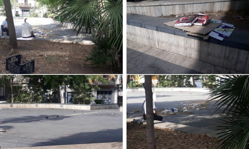 Paternò, anziani seduti accanto ai rifiuti: degrado in Piazza Carlo Alberto