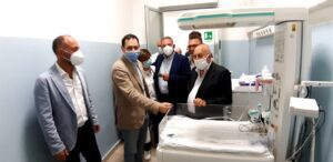 Bronte, è tornato il Punto Nascita dell’ospedale: ieri l’inaugurazione. Razza: “Investiamo nei territori”
