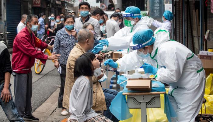 Covid, a Wuhan è tornato il virus: 7 nuovi casi nella ‘culla’ del contagio
