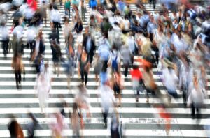 La città continua a cambiare forma, significato, mutando le sue funzioni velocemente.