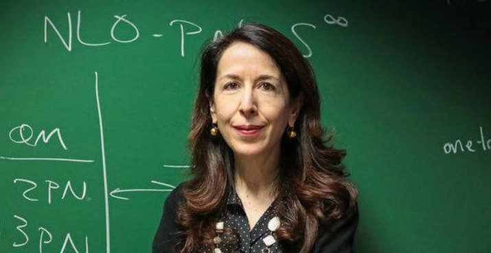 La medaglia che arriva dallo spazio: riconoscimento alla fisica italiana Buonanno che studia i buchi neri