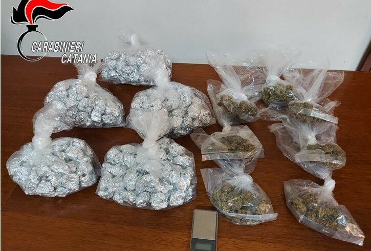 Catania, spacciatore ‘casalingo’ arrestato in flagranza: il 43enne agiva nel quartiere ‘Zia Lisa’