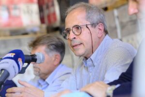 Usa, vaccino Pfizer ottiene autorizzazione definitiva dall’FDA. Crisanti: “Ora si renda obbligatorio”