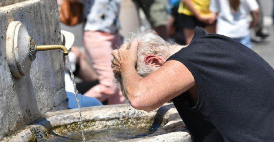 Meteo, mercoledì torna il gran caldo: bollino rosso in 8 città