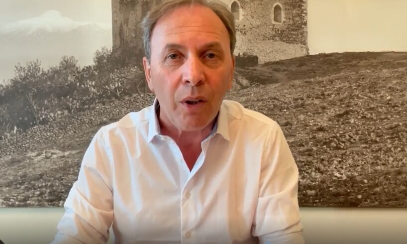 Paternò, video-appello di Naso a favore della vaccinazione: “E’ un atto d’amore”. In città 22.388 immunizzati (VIDEO)
