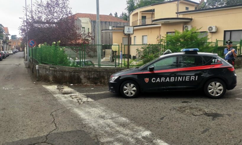 Belpasso, si dà alla fuga con l’auto appena rubata: 29enne di Motta S. Anastasia arrestato in flagranza