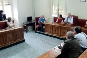 Bronte, l’appello del sindaco a medici e dirigenti scolastici: “Bisogna convincere chi non vuole vaccinarsi”