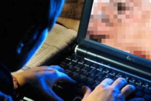 Pedopornografia, Polizia postale etnea arresta 35enne messinese: deteneva e divulgava immagini con bambini