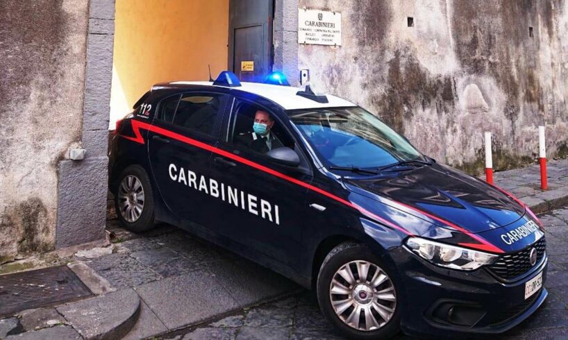 Catania, cittadino ‘investigatore’ fa arrestare ladro 22enne: il colpo nel cortile Gammazita