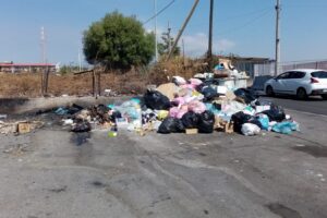 Rifiuti, discarica di Lentini satura: è emergenza. Comuni del Catanese scrivono all’ass. Baglieri