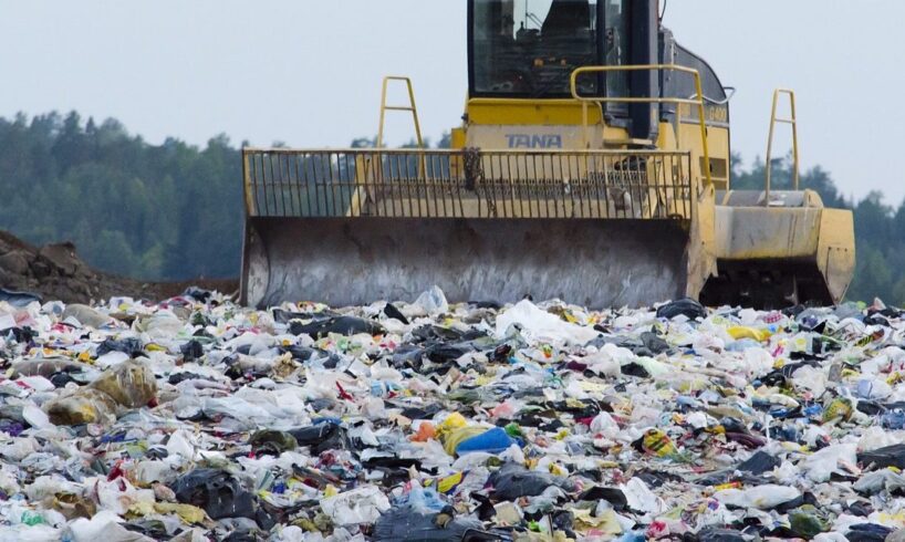 Caos rifiuti in 150 Comuni siciliani: la Regione chiede aiuto alle discariche dell'Isola