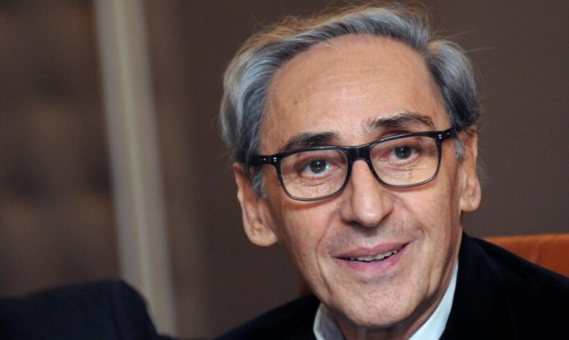 “Tra cento miliardi di ricordi”: arte e umanità nell’omaggio a Franco Battiato (VIDEO)