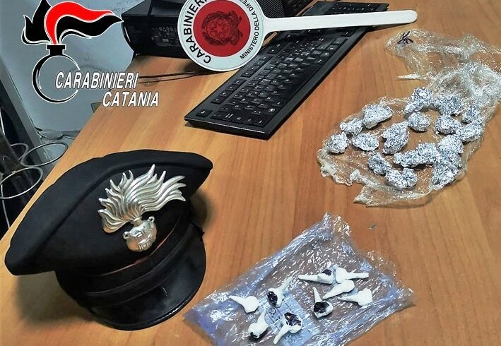 I Carabinieri del Nucleo Radiomobile del Comando Provinciale, nella flagranza, hanno arrestato un 36enne del posto perché responsabile di detenzione di sostanze stupefacenti ai fini di spaccio.