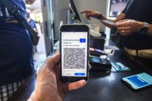 Green pass obbligatorio nei posti di lavoro fino al 31 dicembre: riguarda 23 milioni di cittadini