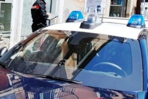 Catania, 28enne di Mascalucia ruba una Smart in via Garibaldi: finisce ai domiciliari con il braccialetto