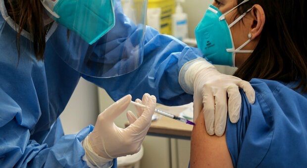 Vaccinazioni, nel distretto sanitario Biancavilla raggiunge quota 75%: seguono Adrano (65,34%) e S. M. di Licodia (65,12%)