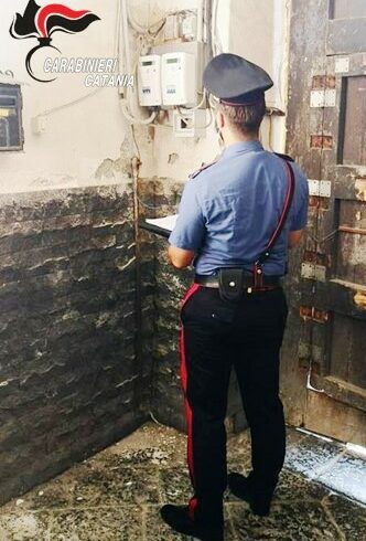 Catania, con gli allacci abusivi della luce risparmiavano fino all’87%: denunciate 4 donne di San Cristoforo