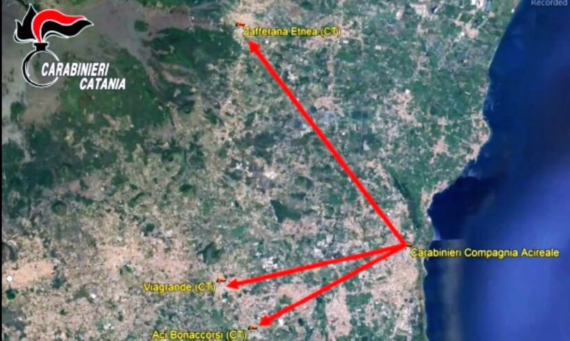 Aci Bonaccorsi, dal bar a tutto l’hinterland per piazzare la cocaina: 7 indagati. Il capo ritirava la droga con le nipotine