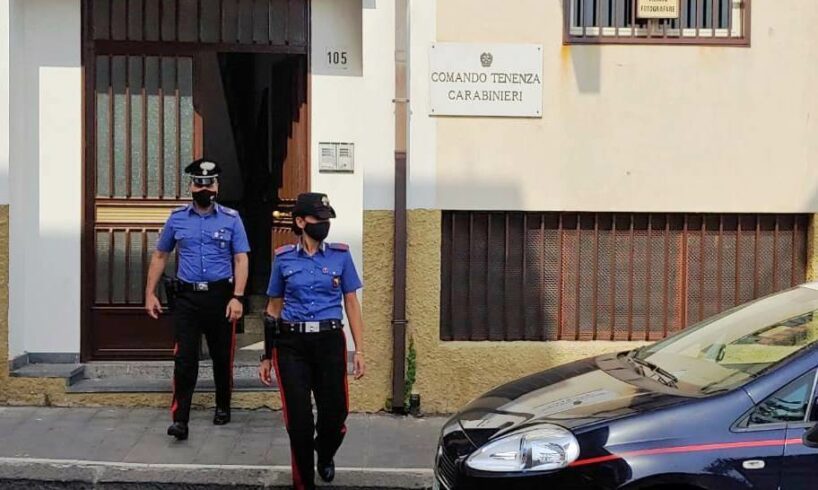 Misterbianco, picchiata dal compagno 33enne va a chiedere aiuto ai carabinieri con il bambino in braccio