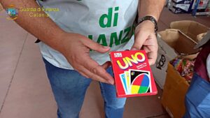 Misterbianco, sequestrati oltre 130 mila articoli contraffatti: due cinesi denunciati
