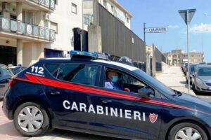 Caltagirone, mette un ‘mi piace’ sul post di un uomo: il marito la prende a calci