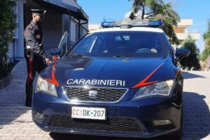 Scordia, rubano una Citroen e vanno a sbattere contro auto parcheggiata: minore arrestato e due denunciati