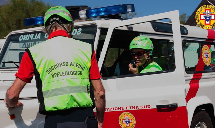 Etna, Soccorso Alpino recupera due bambine tedesche smarrite in un’escursione: sane e salve