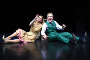 Teatro, allo ‘Stabile’ di Catania due attori e mille ruoli per Decadenze di Berkoff: nella sala ‘Futura’